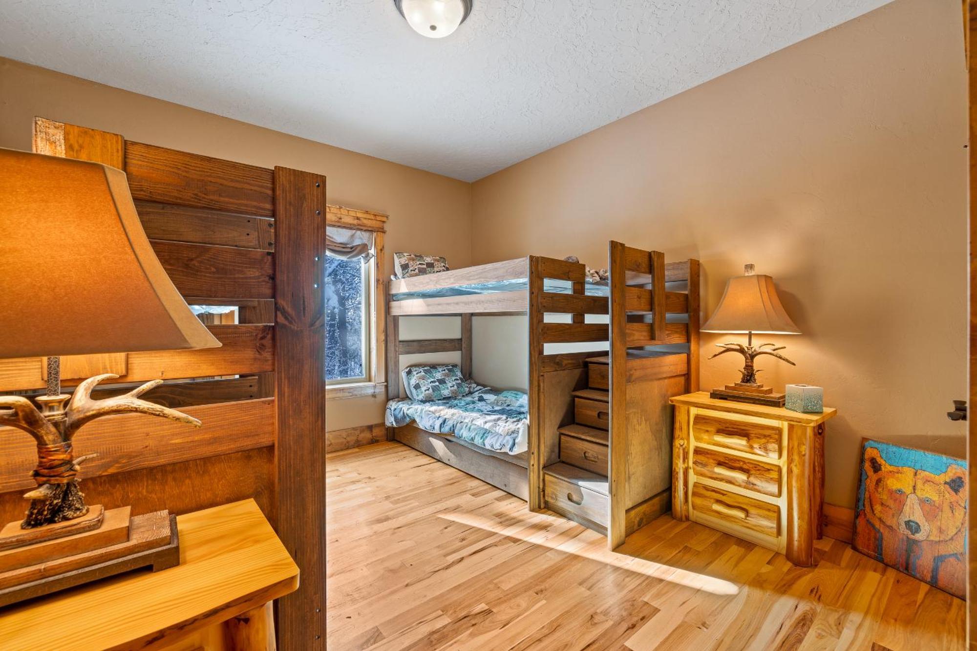 New! Black Bear Inn - Pet Friendly - Trailer Parking - Walk To Lake - Rustic Donnelly Bagian luar foto